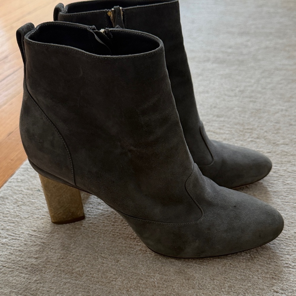 Nicholas Kirkwood Gray suede Heeled Boots with Gold Heel